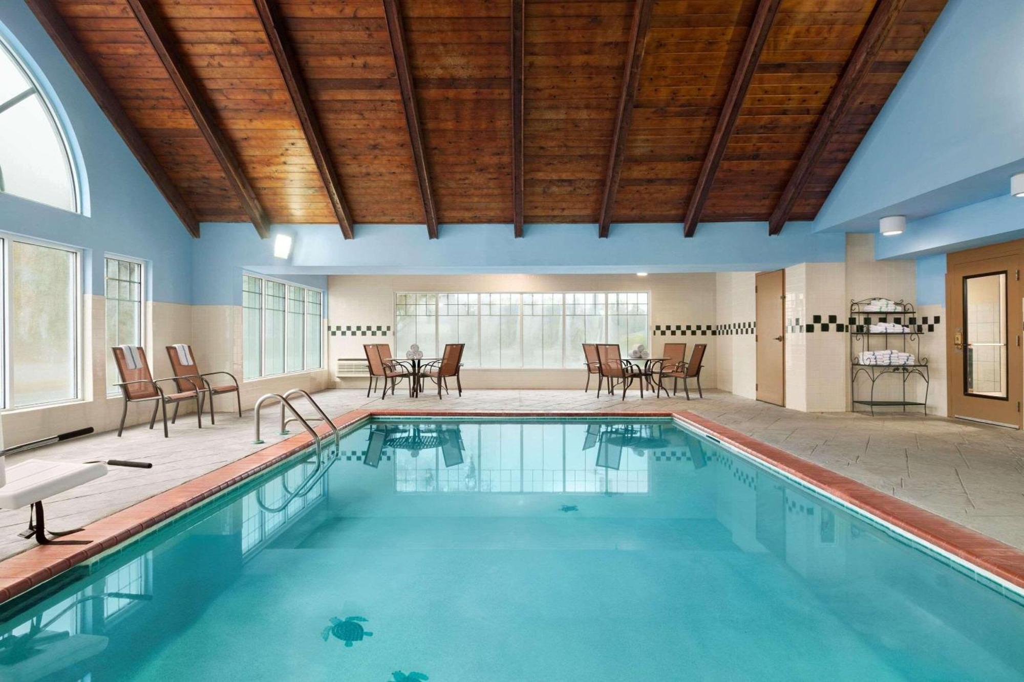 Country & By Radisson, Savannah I-95 North, Ga 3* Port Wentworth