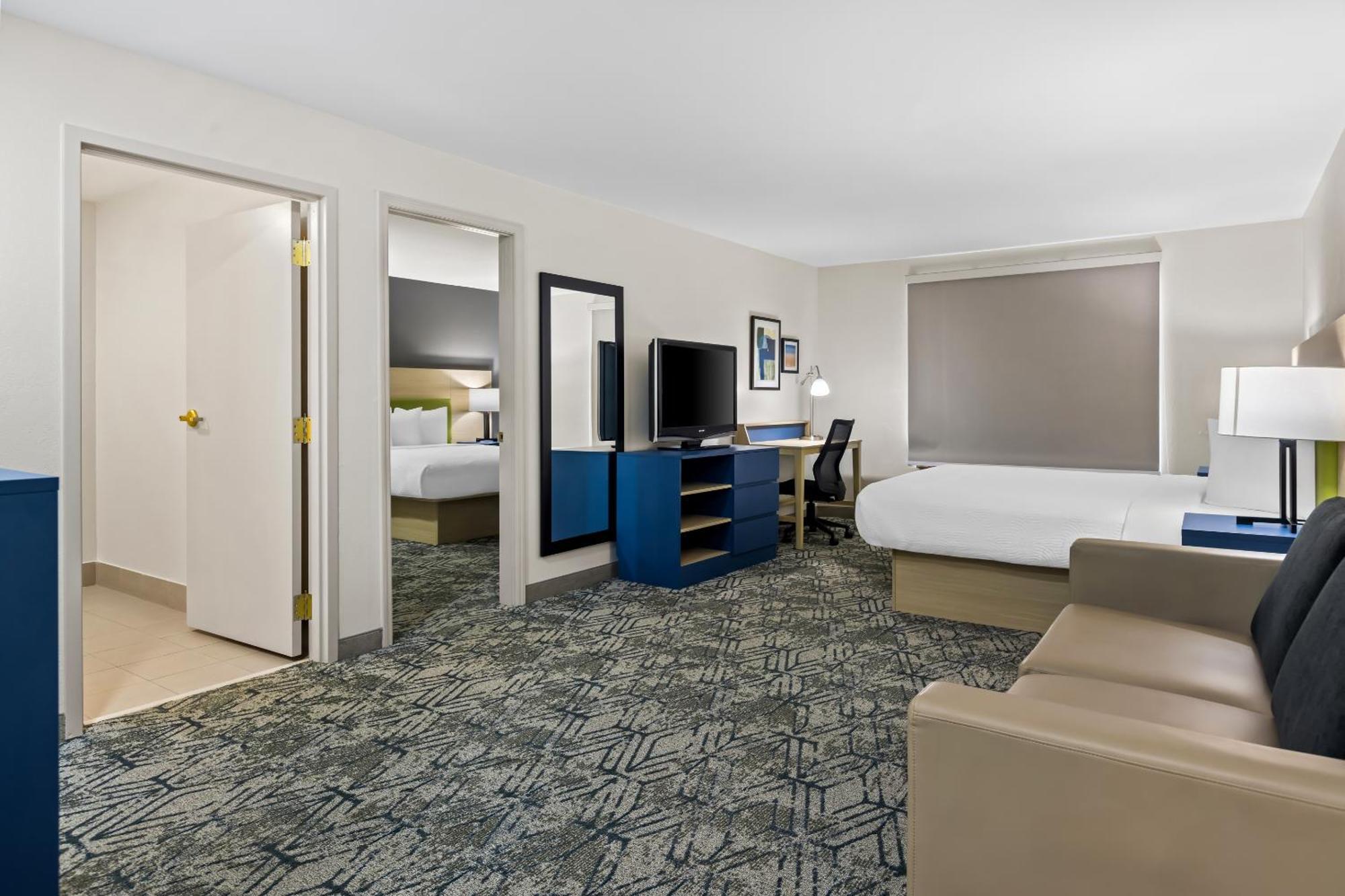 Country & By Radisson, Savannah I-95 North, Ga Hotel