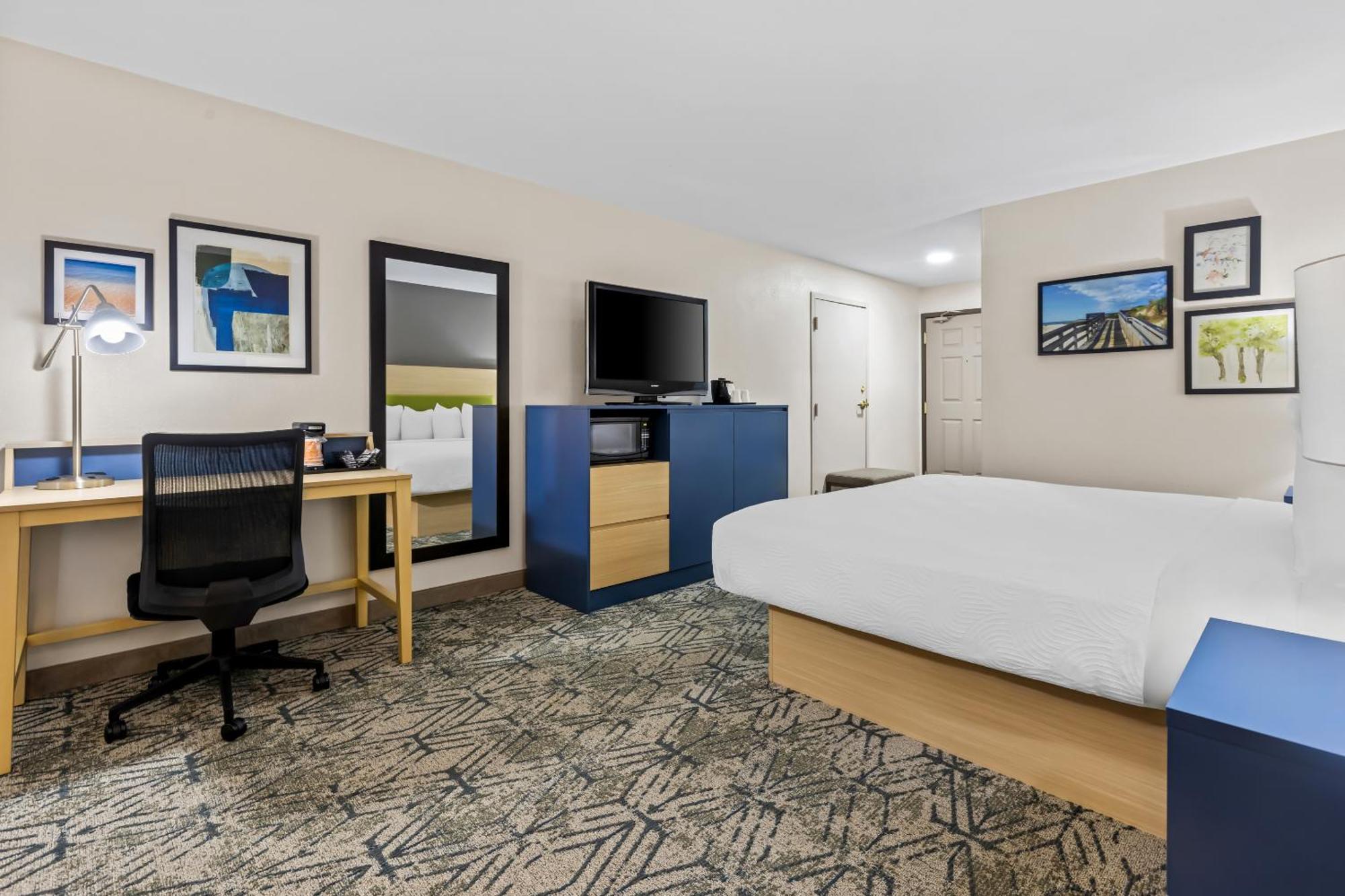 Country & By Radisson, Savannah I-95 North, Ga 3*